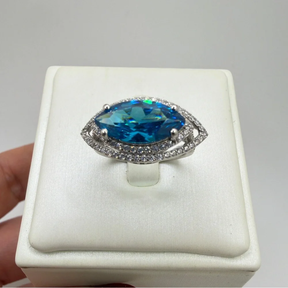 14x7mm East/West Marquise cut Blue ICE CZ w/ cz accent‎ ring in sterling silver!